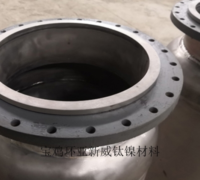 钛设备氧化并产生剧烈的自燃的反应